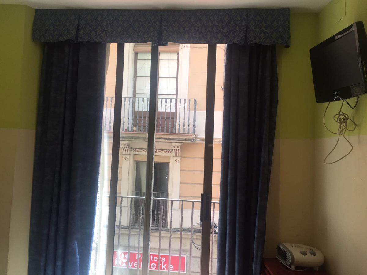 Hostal Mont Thabor Barcelona Luaran gambar